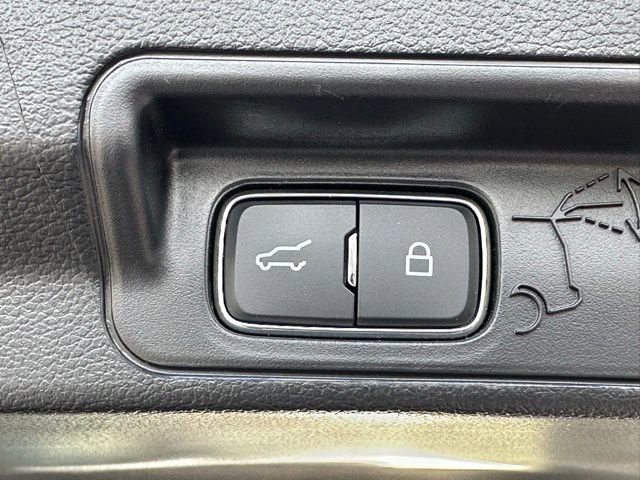 Used 2025 Ford Explorer ST-Line image 36