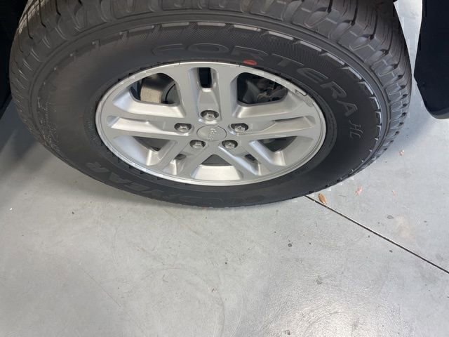 New 2025 Jeep Grand Cherokee Laredo w/ Luxury Tech Group I image 28