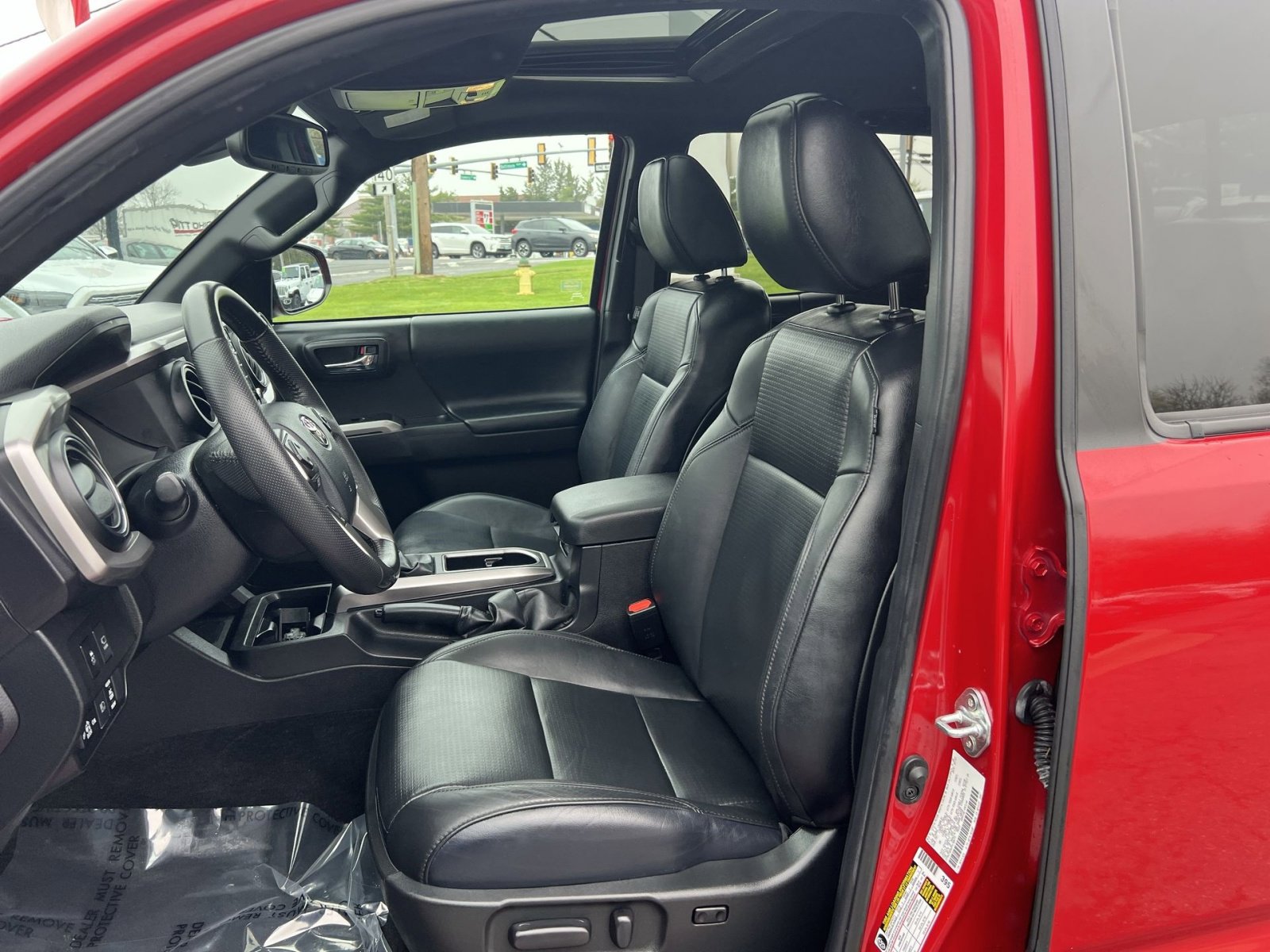 Used 2023 Toyota Tacoma Limited image 13