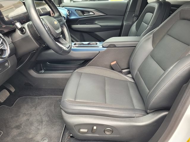 Used 2024 Chevrolet Equinox EV LT FWD image 17