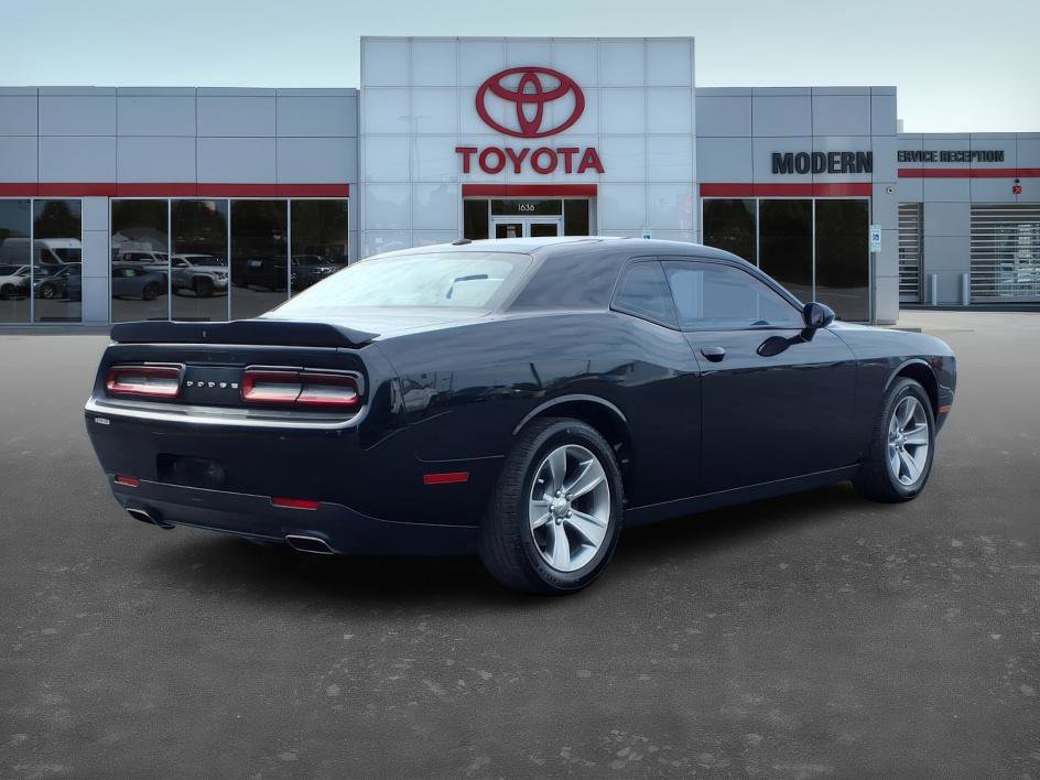 Used 2021 Dodge Challenger SXT image 6