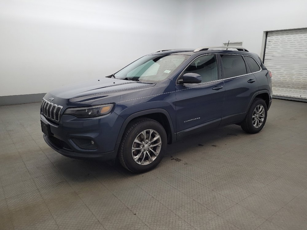 Used 2019 Jeep Cherokee Latitude Plus w/ Comfort/Convenience Group image 2