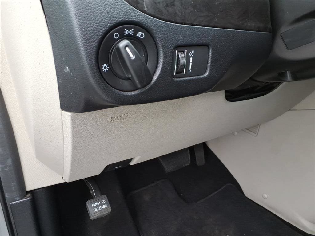 Used 2018 Dodge Grand Caravan SE w/ UConnect Hands-Free Group FWD image 20