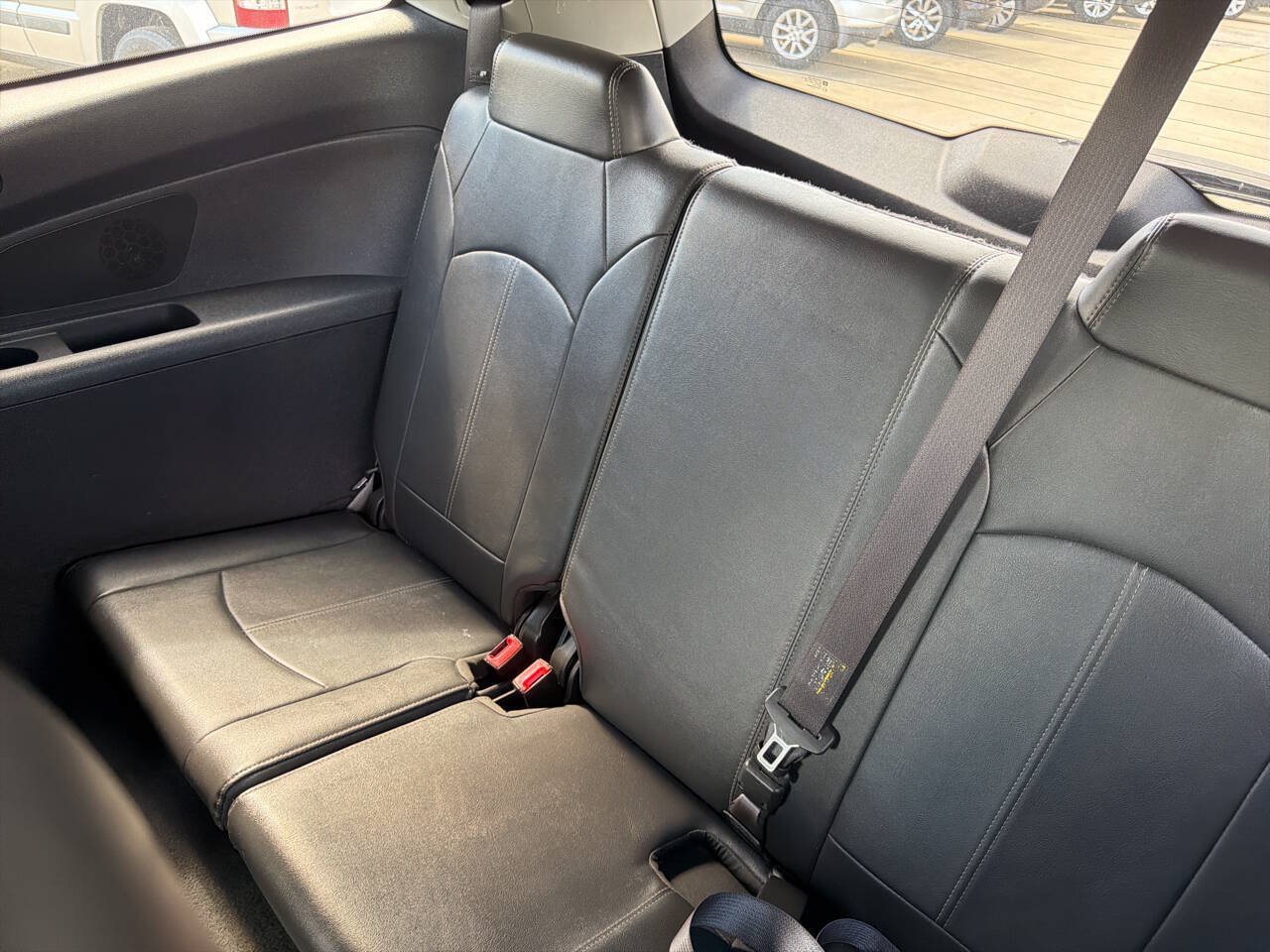 Used 2015 Chevrolet Traverse LT FWD image 15