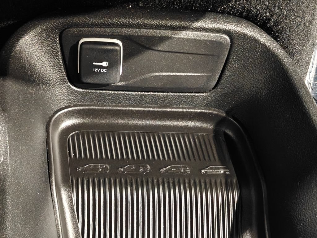 Used 2025 Chrysler Pacifica Select FWD image 54