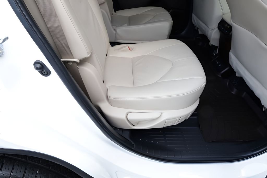 Used 2022 Toyota Highlander Limited image 28