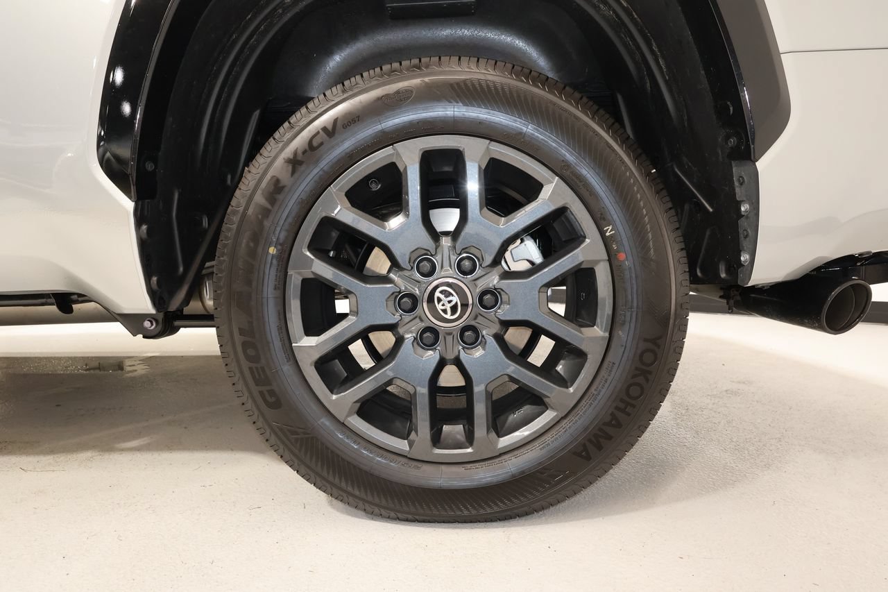 Used 2026 Toyota Tundra Platinum AWD/4WD image 34