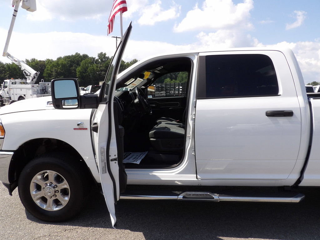 Used 2023 RAM 2500 Big Horn w/ Level 1 Equipment Group AWD/4WD image 13