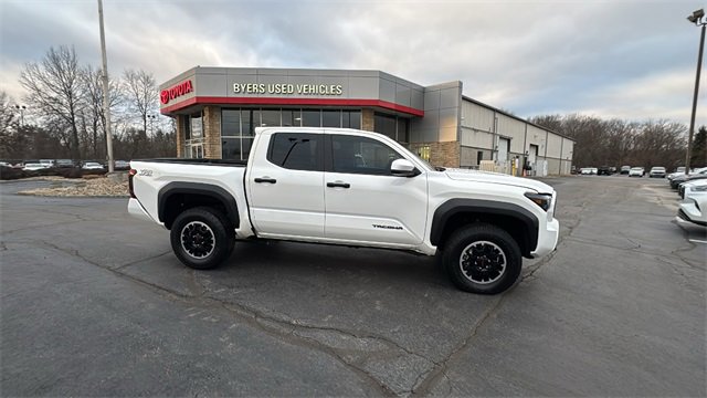 Used 2025 Toyota Tacoma TRD Off-Road image 28