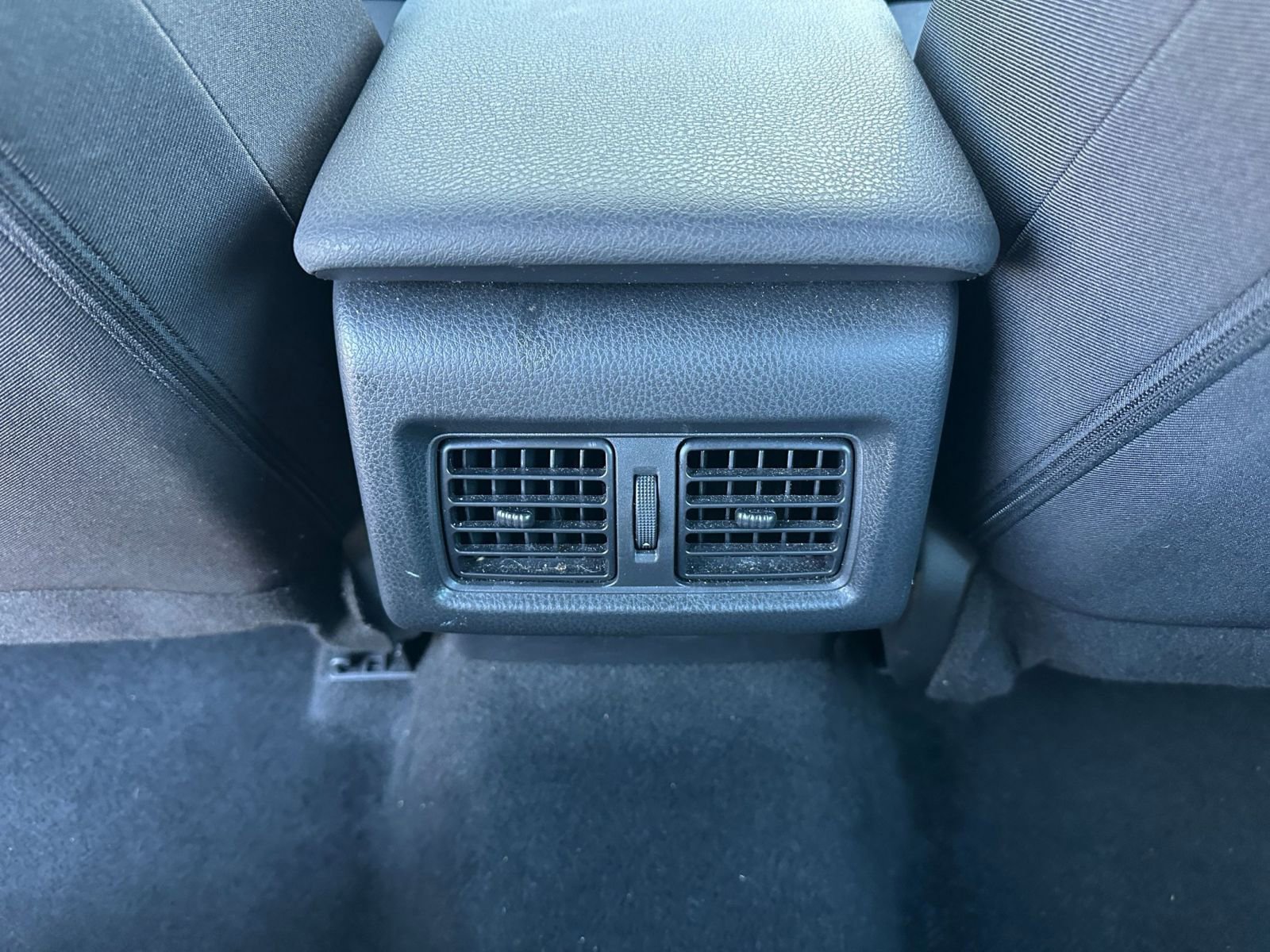 Used 2025 Toyota Camry LE image 23