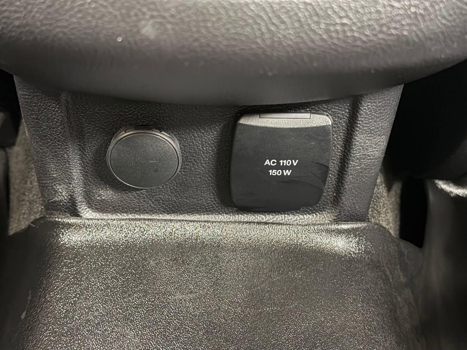 Used 2018 Ford Fusion Titanium image 23