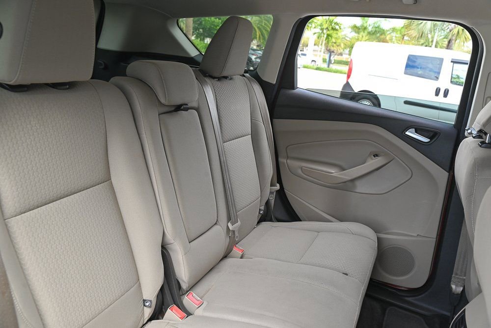 Used 2018 Ford Escape SE image 16