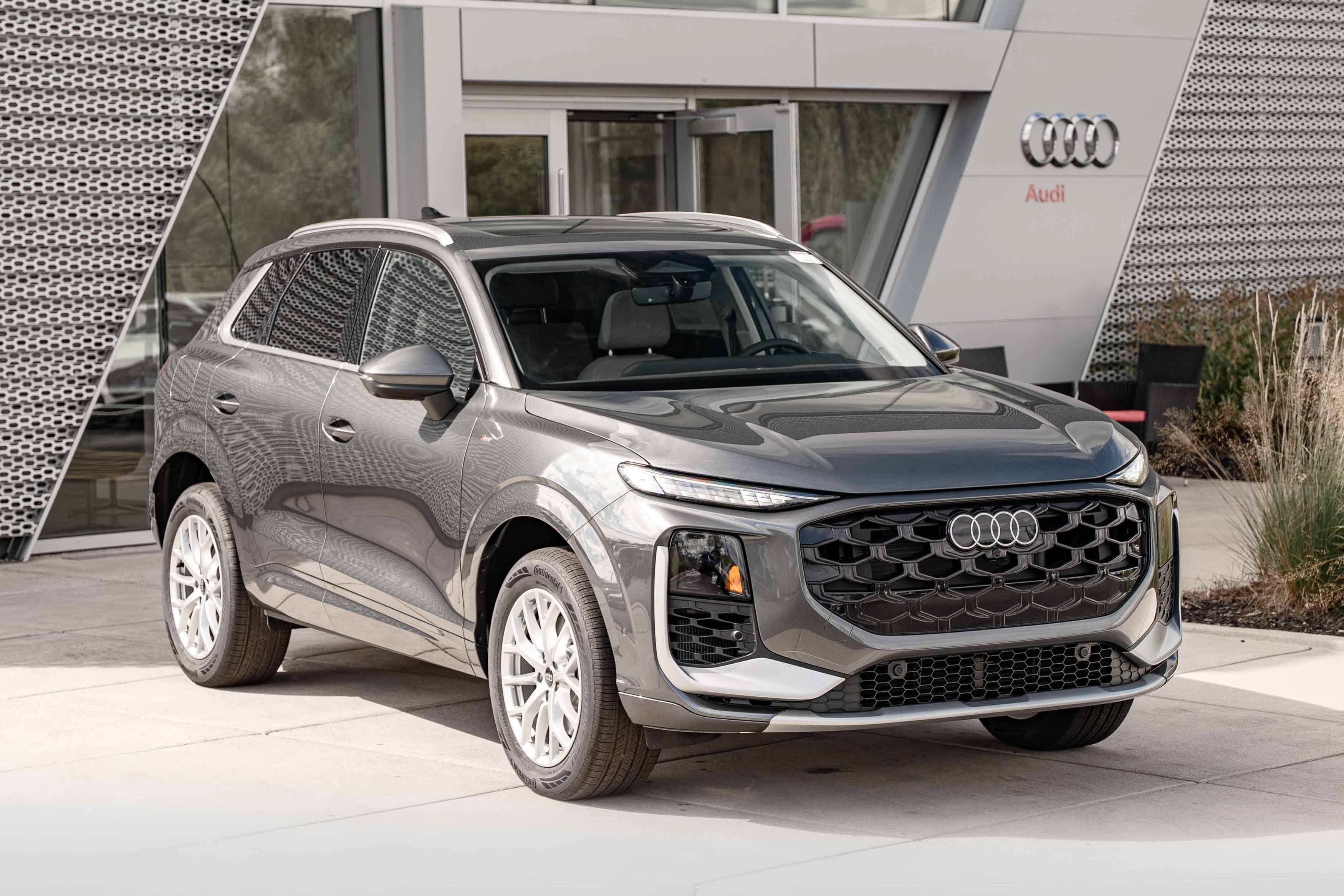 New 2026 Audi Q3 quattro 2.0T AWD/4WD image 2