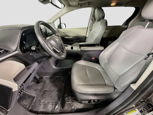 Certified 2024 Toyota Sienna XLE FWD image 22