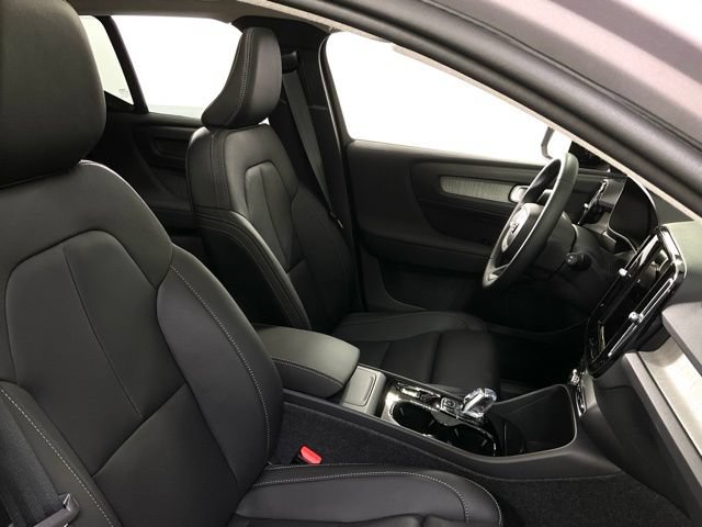 New 2026 Volvo XC40 B5 Plus w/ Protection Package Premier AWD/4WD image 36