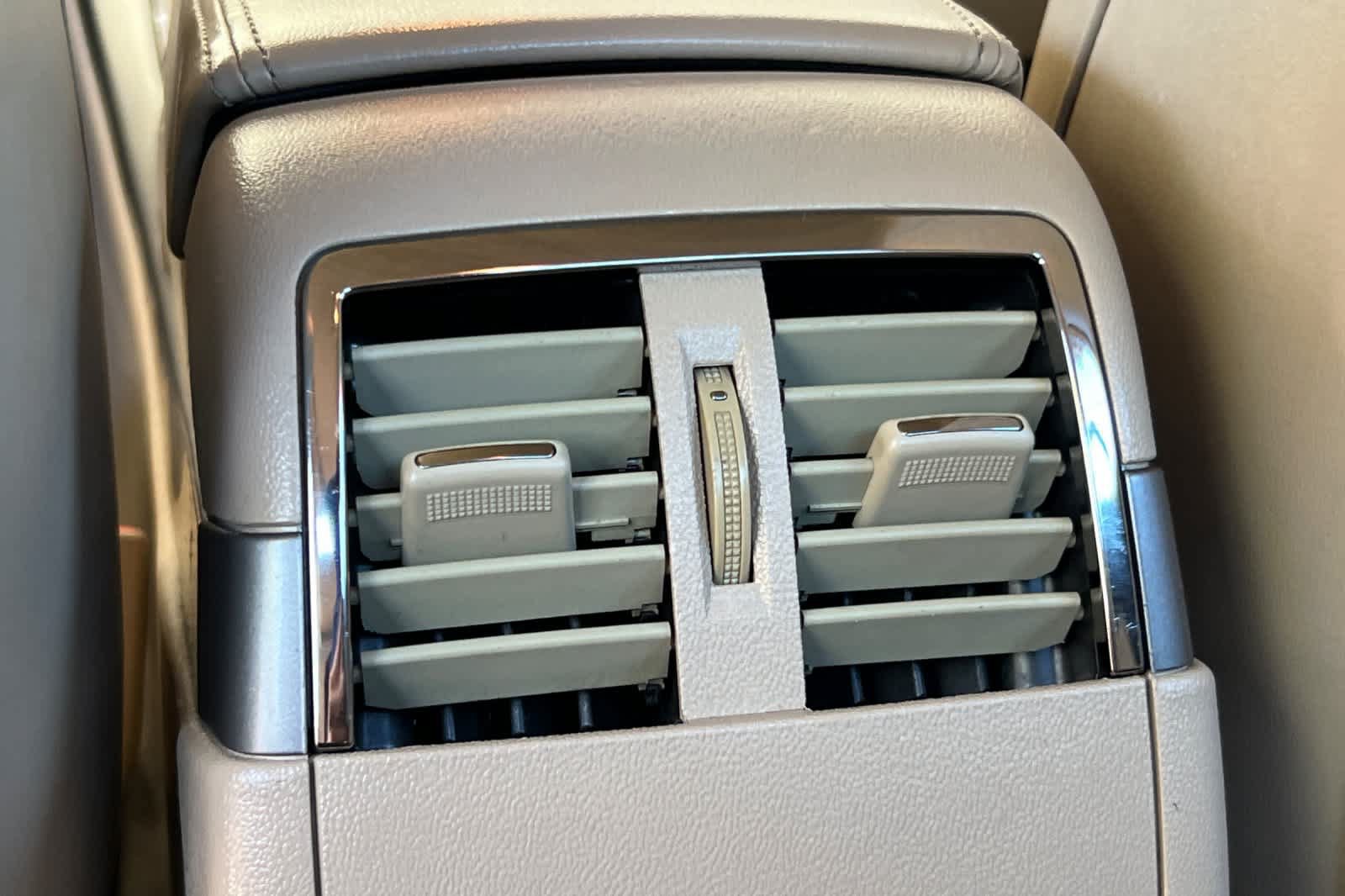 Used 2013 Buick LaCrosse Leather w/ Entertainment Package FWD image 14