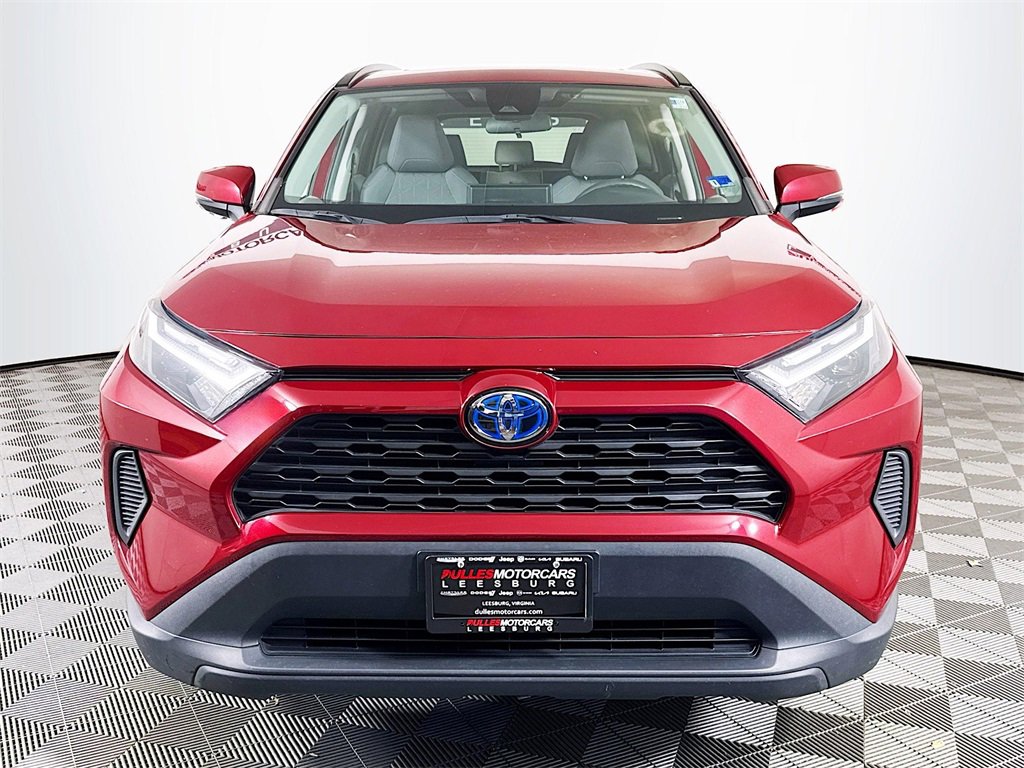 Used 2022 Toyota RAV4 XLE image 2