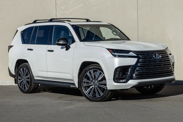 Used 2024 Lexus LX 600 4WD w/ Luxury Package image 17