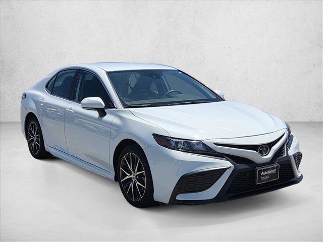 Certified 2024 Toyota Camry SE FWD image 3
