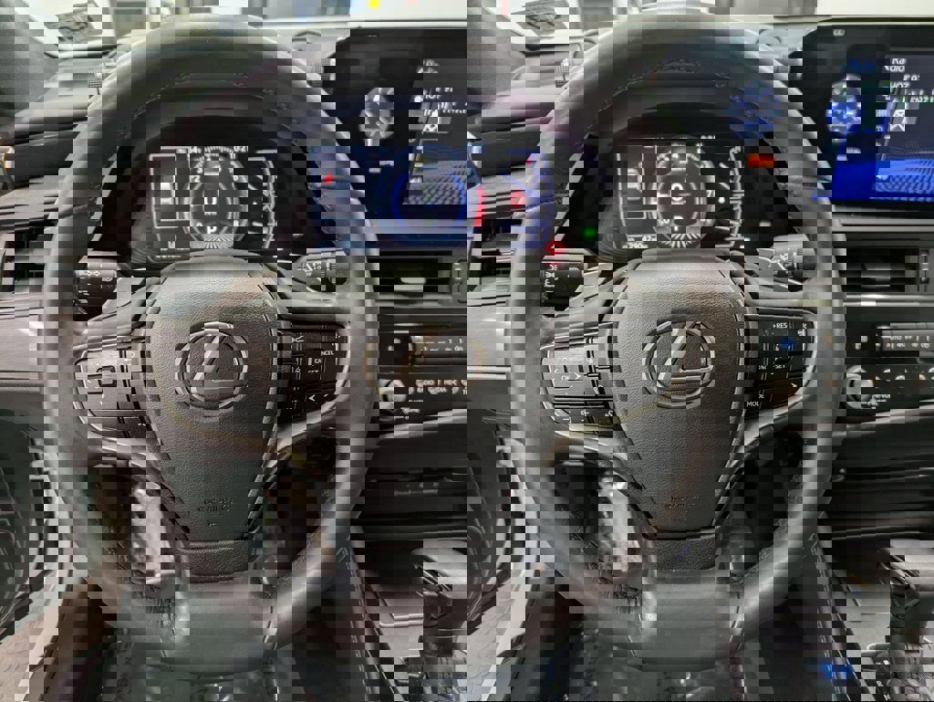 Used 2022 Lexus ES 350 image 18