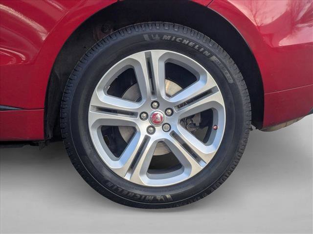 Used 2017 Jaguar F-PACE R-Sport image 26