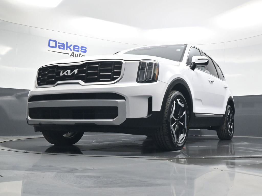 Certified 2024 Kia Telluride S w/ S Sunroof Package image 43