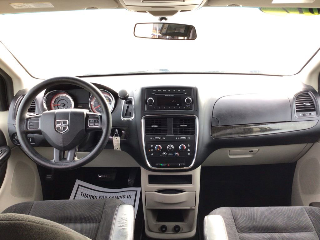 Used 2017 Dodge Grand Caravan SE image 23