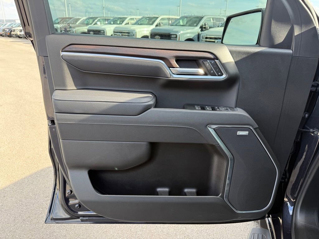 Used 2025 GMC Sierra 1500 SLT w/ SLT Premium Plus Package image 10