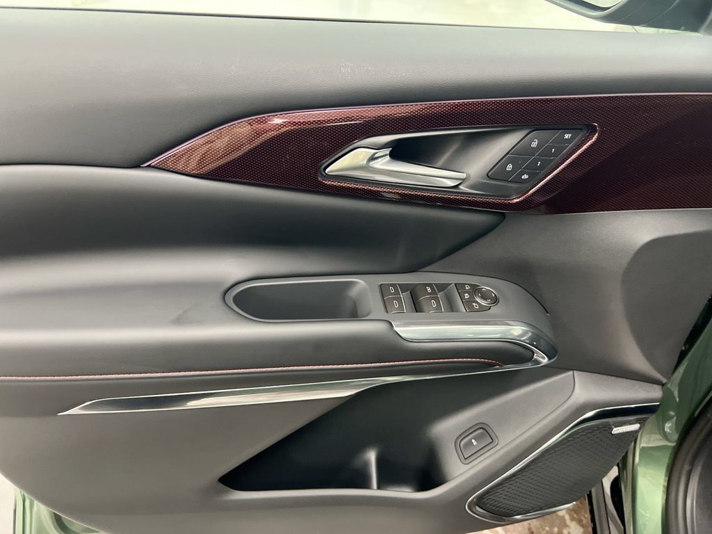 New 2027 Chevrolet Traverse RS w/ LPO, Floor Liner Package AWD/4WD image 22