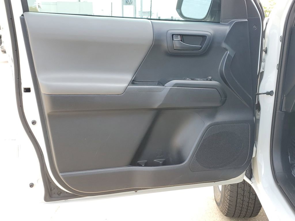 Used 2019 Toyota Tacoma SR image 17