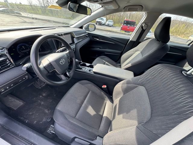 Used 2025 Toyota Camry LE FWD image 8