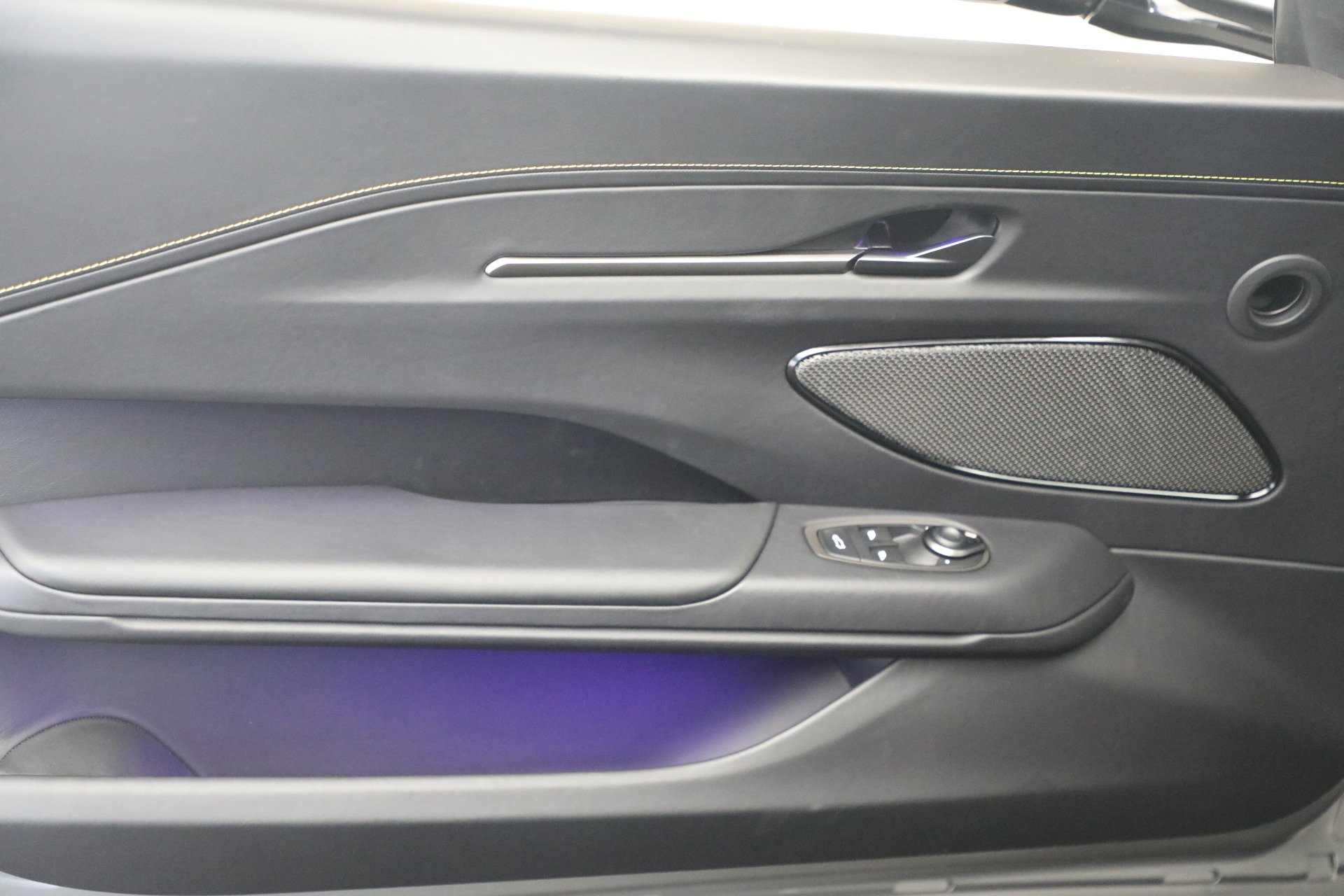 New 2026 Aston Martin V8 Vantage S image 24