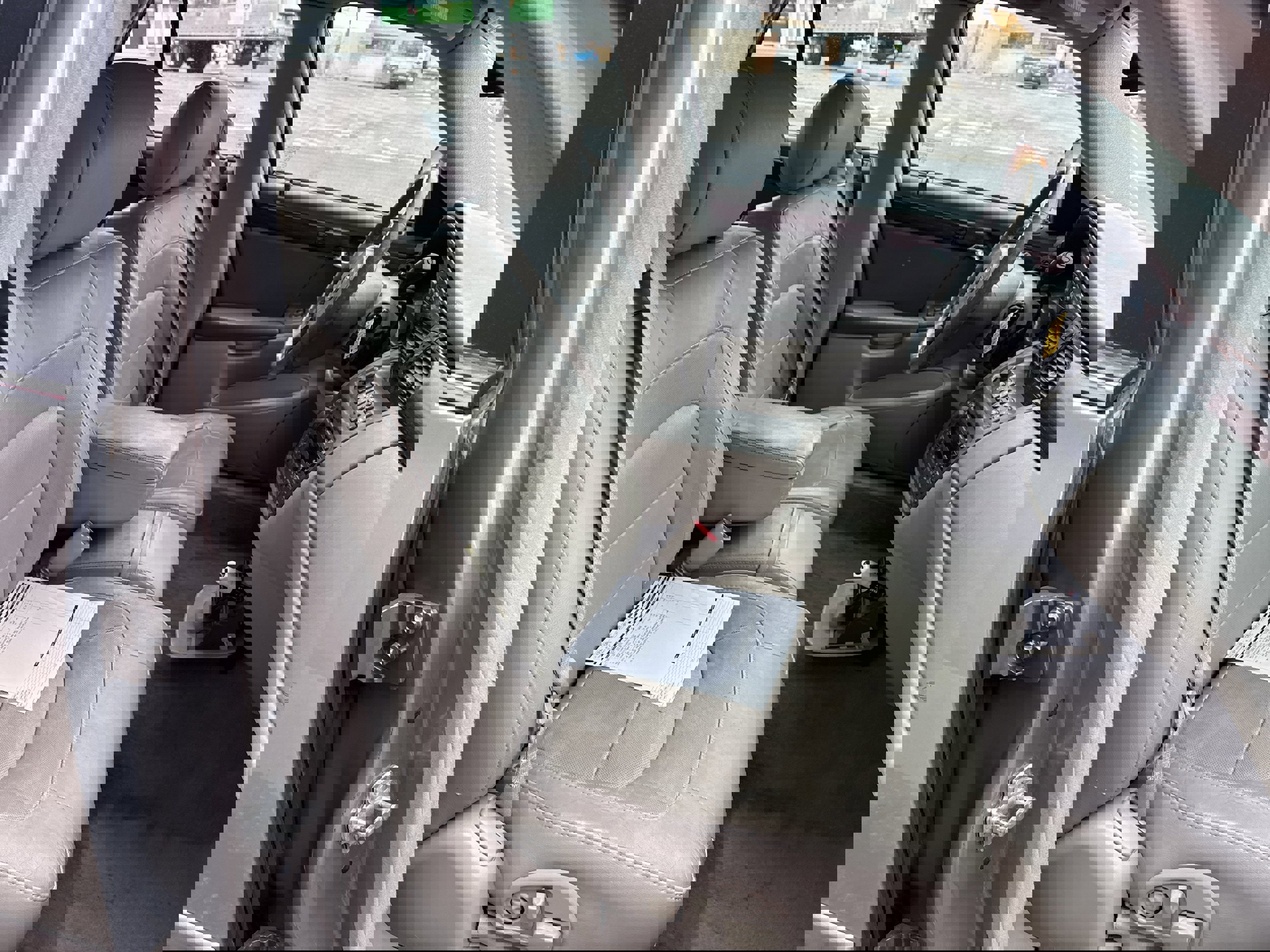 Used 2004 Cadillac De Ville w/ Equipment Group image 5