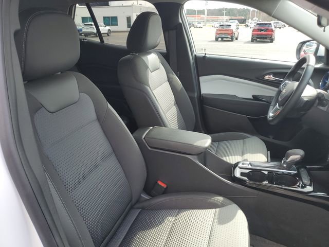 Used 2024 Chevrolet Trax LT w/ Driver Confidence Package image 26