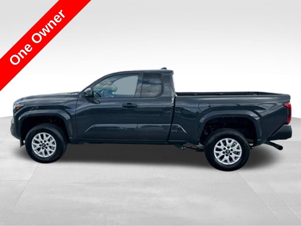 Used 2025 Toyota Tacoma SR AWD/4WD image 2