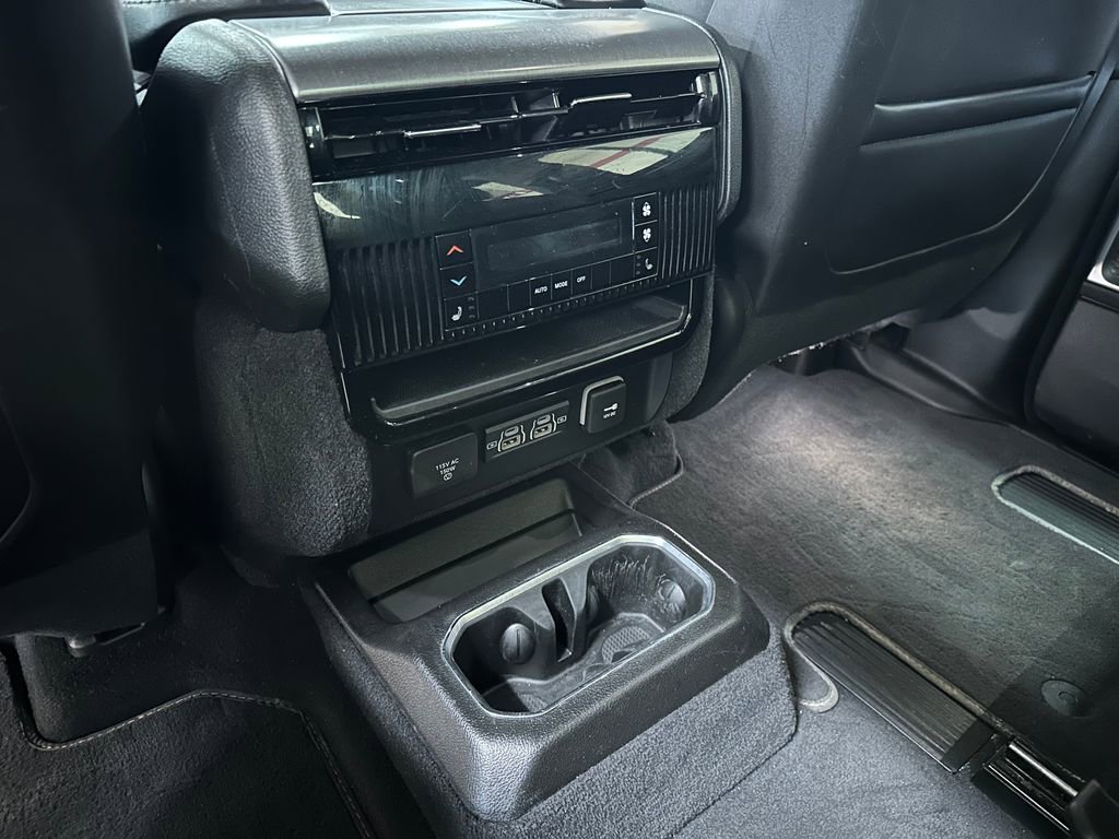 Used 2023 Jeep Wagoneer Series II AWD/4WD image 39