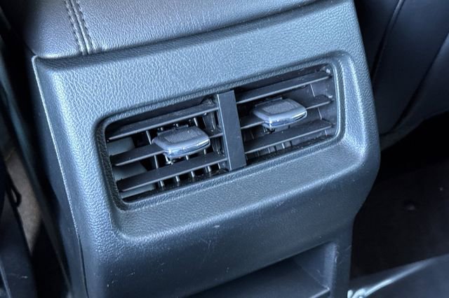 Used 2024 Ford Edge SEL image 44