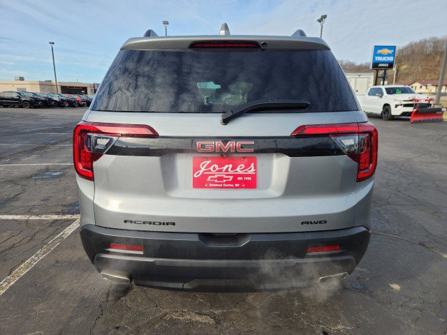 Used 2023 GMC Acadia SLE w/ Driver Convenience Package image 4