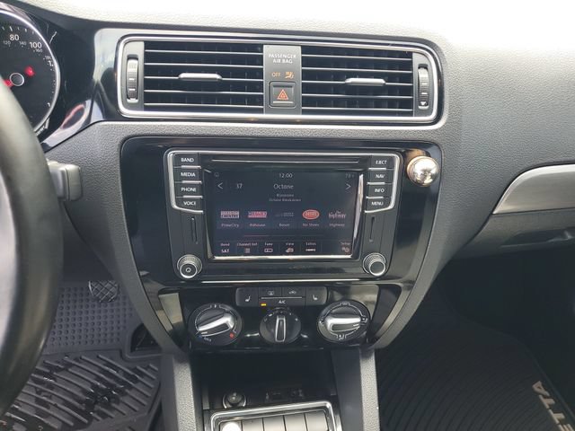 Used 2016 Volkswagen Jetta Sport FWD image 22