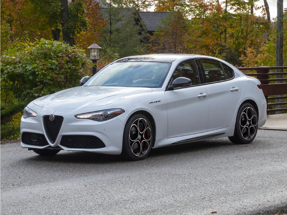 Used 2023 Alfa Romeo Giulia Quadrifoglio RWD image 1