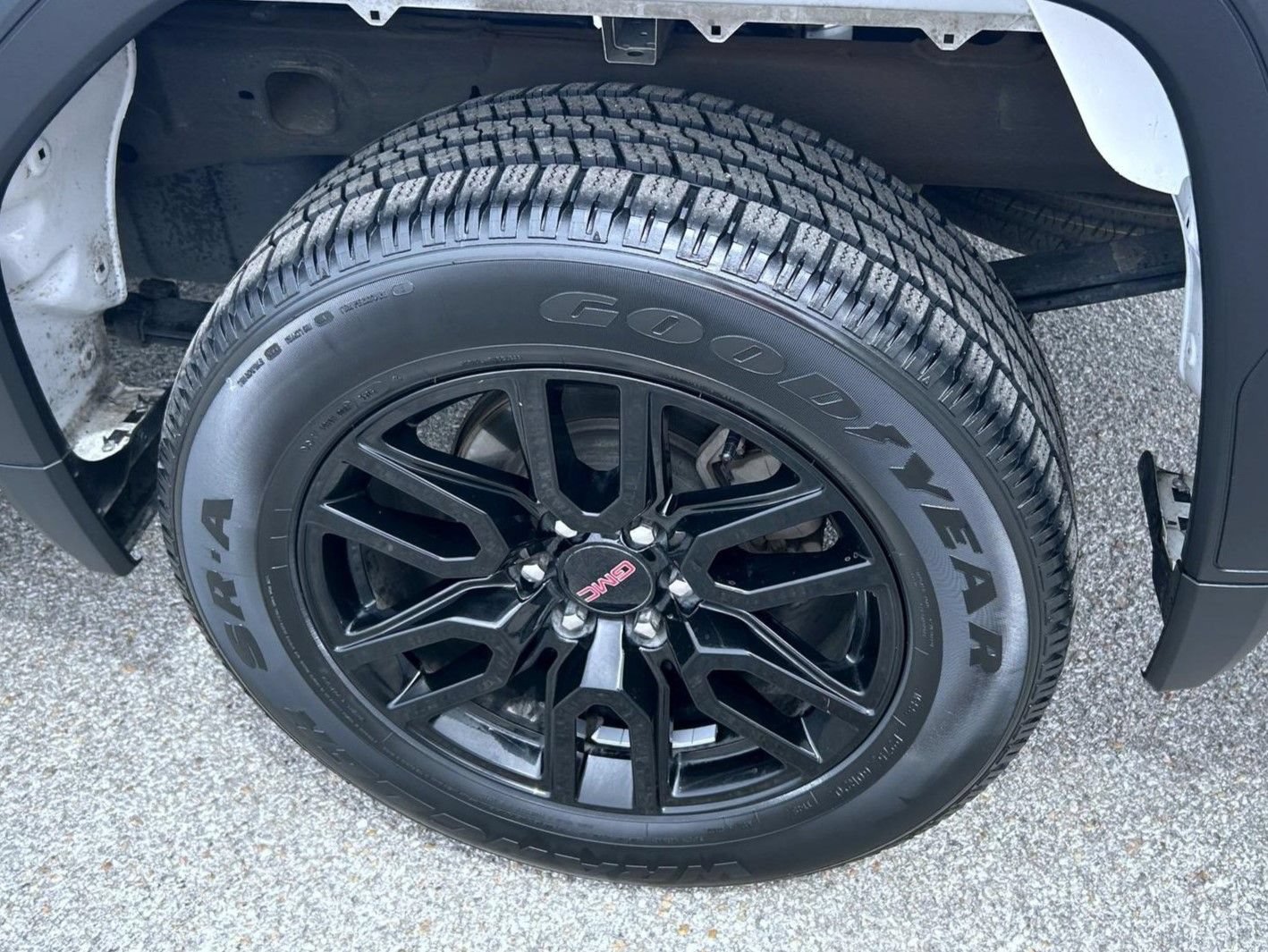 Certified 2022 GMC Sierra 1500 Elevation w/ LPO, Elevation Black Package AWD/4WD image 23