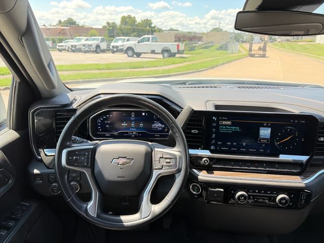 Used 2023 Chevrolet Silverado 1500 RST AWD/4WD image 32