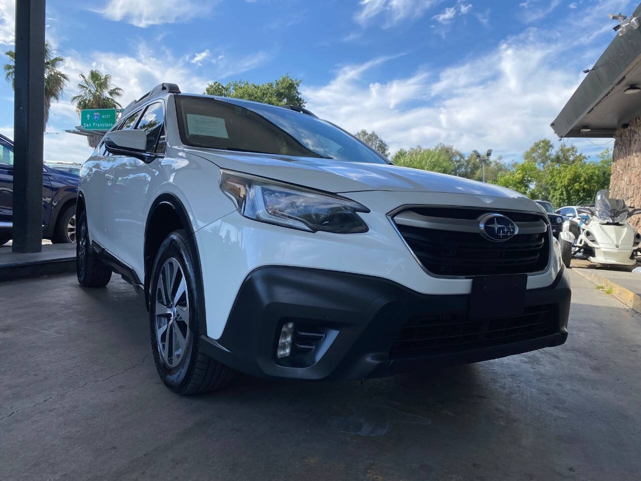 Used 2020 Subaru Outback Premium AWD/4WD image 3