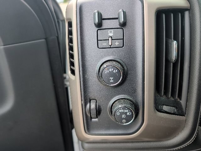 Used 2019 GMC Sierra 2500 Denali w/ Duramax Plus Package AWD/4WD image 19