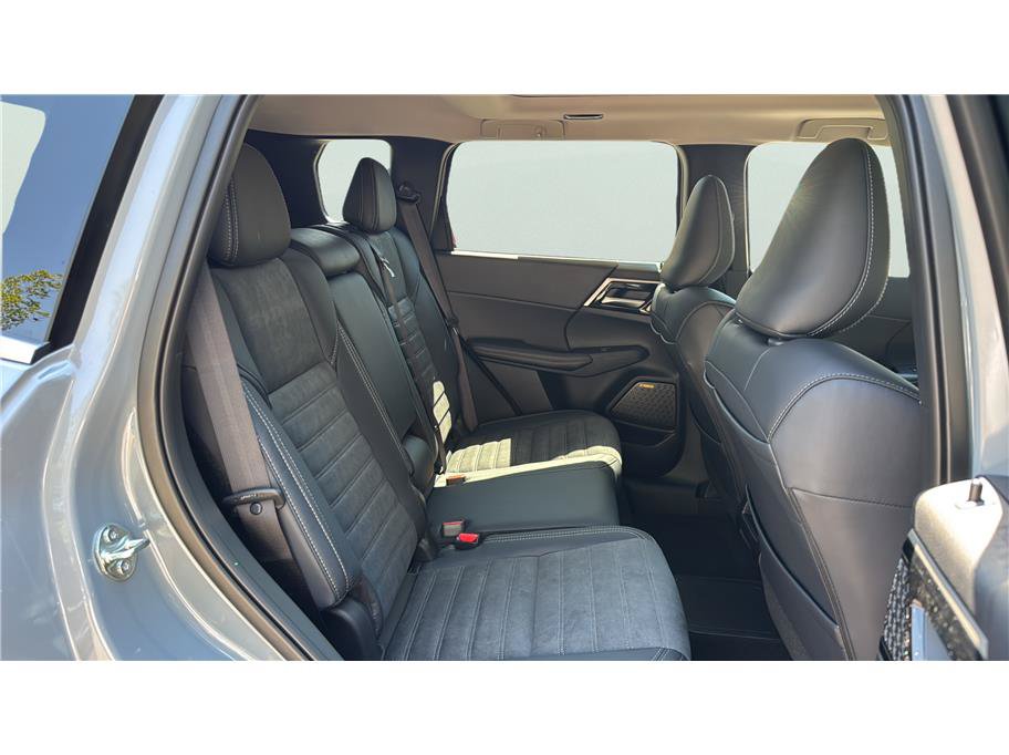 New 2026 Mitsubishi Outlander SE AWD/4WD image 16