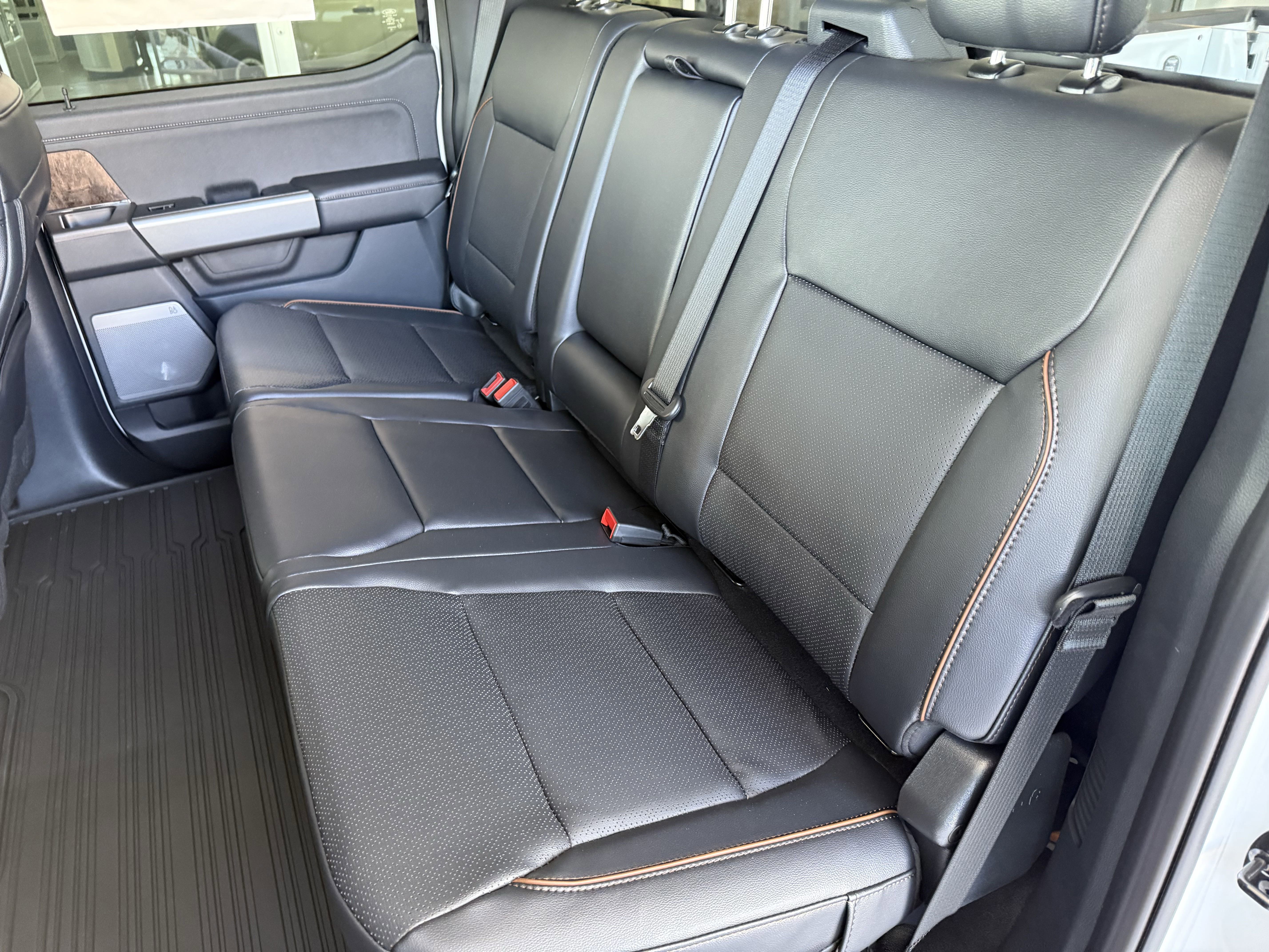 New 2025 Ford F250 Lariat image 13