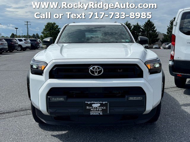 Used 2025 Toyota 4Runner SR5 AWD/4WD image 3