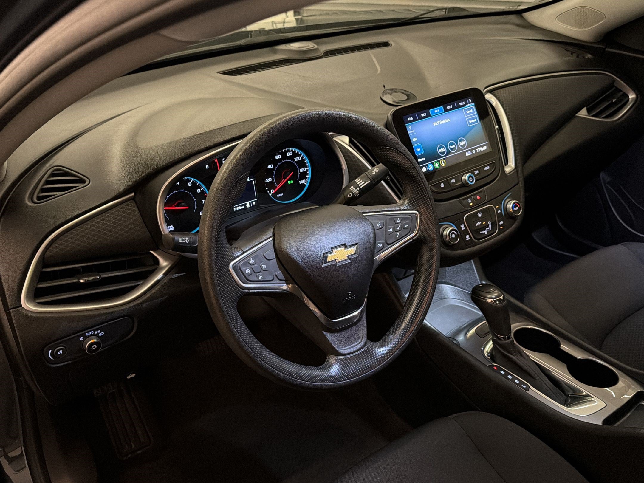 Used 2020 Chevrolet Malibu LS FWD image 4