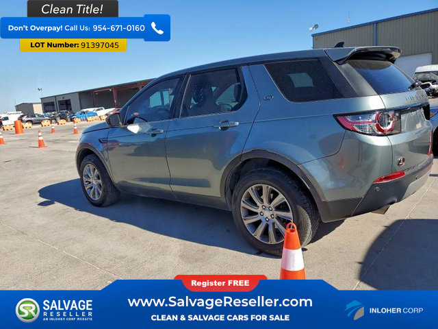Used 2016 Land Rover Discovery Sport SE image 3