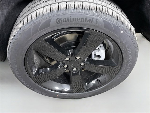 New 2026 Land Rover Defender 110 X-Dynamic SE image 33